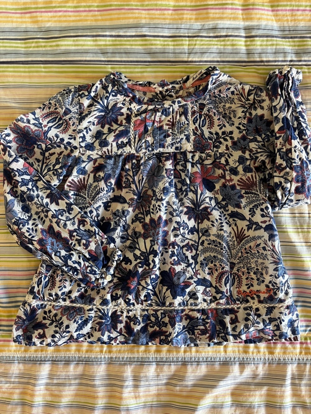 Pepe Jeans Floral Child’s Printed Peasant Blouse in‎ Cream and Navy 5